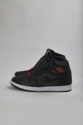 JORDAN 1 - HIGH - BLACK & TOUCH OF RED - USSZ14