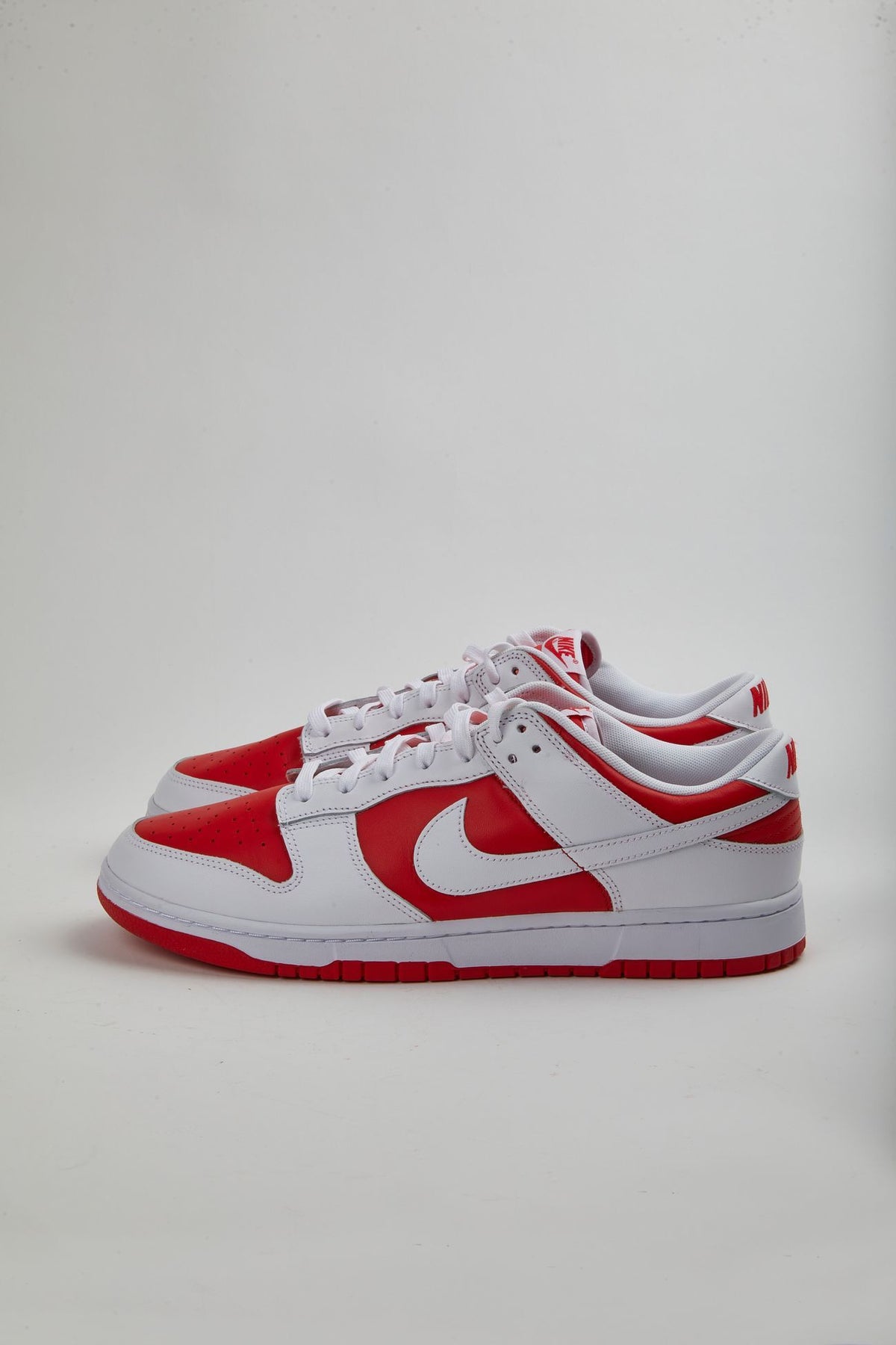 NIKE DUNK LOW - WHITE & RED - USSZ13