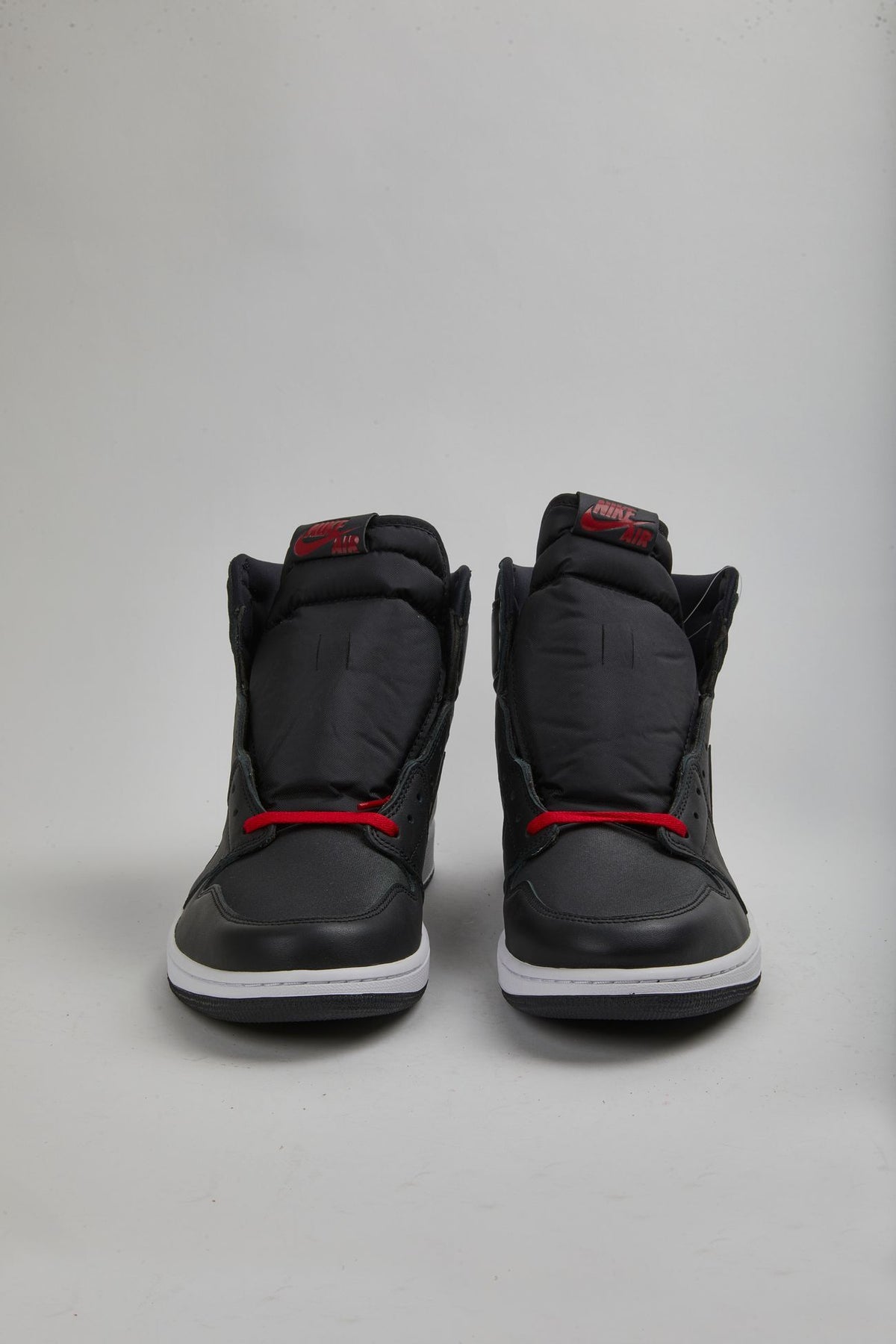 JORDAN 1 - HIGH - BLACK & TOUCH OF RED - USSZ14